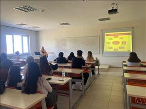 Toplumsal Cinsiyet ve Sosyal Hizmet Dersinde Kadına Karşı Şiddetle Mücadele Uygulamaları Değerlendirildi